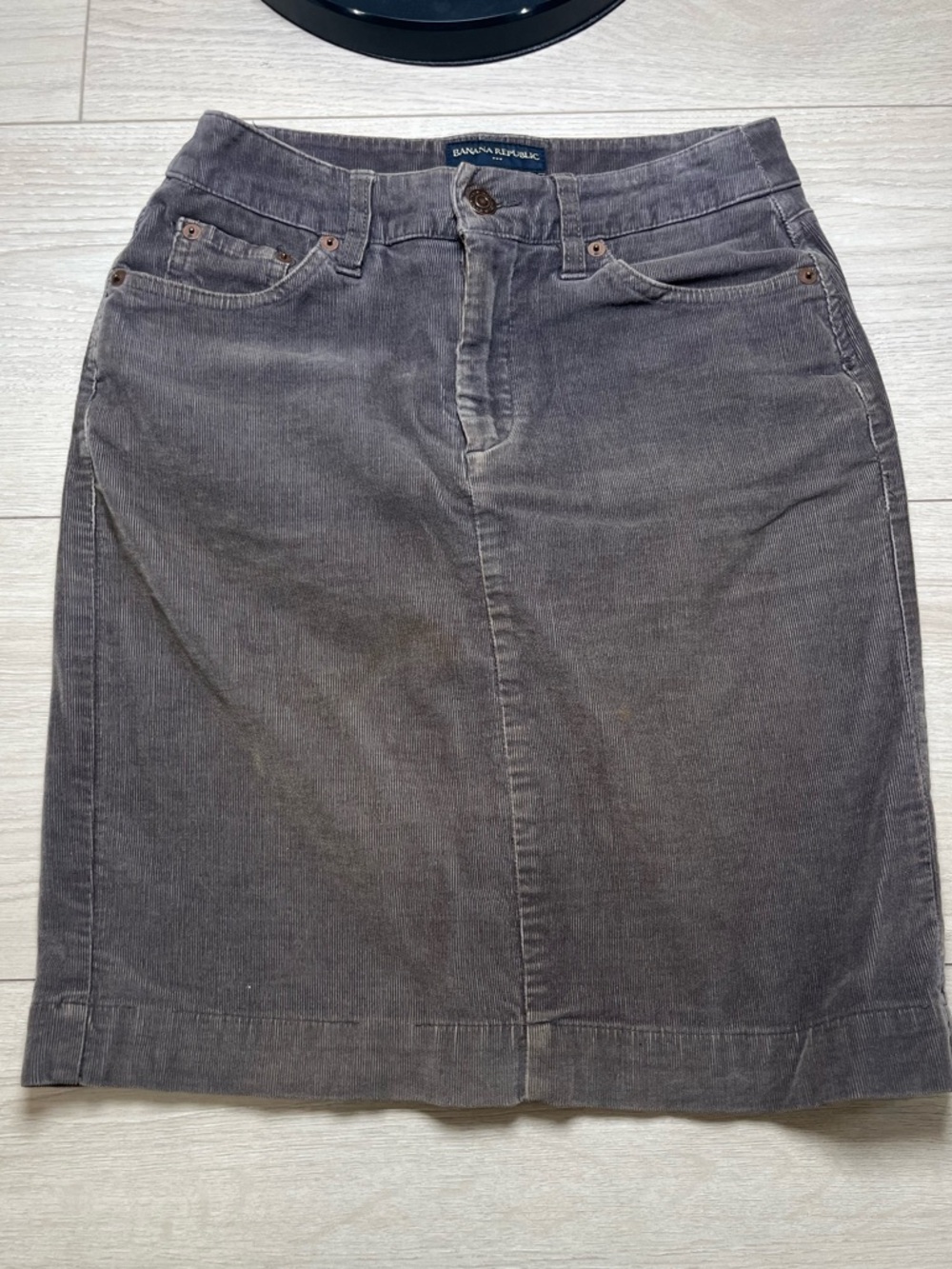 Banana Republic Women Brown Corduroy Skirt Size 0 Knee Length tear in slit